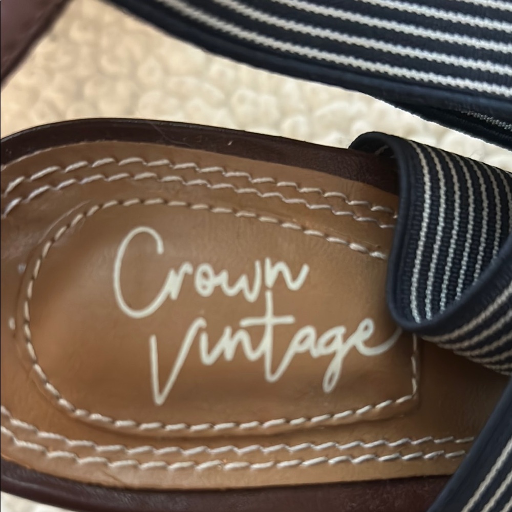 Crown Black and Brown Block Heel Sandals - Picture 2 of 11